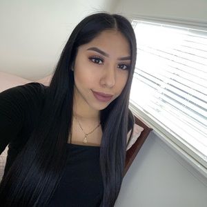 Meet your Posher, Esmeralda